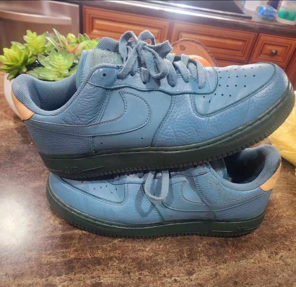 NIKE AIR FORCE 1 LOW '07 LV8 1 AZUL AHUMADO 718152 017 US 11 Foto 2 de 4