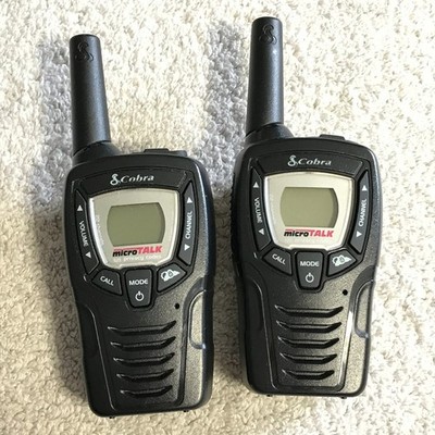 Cobra MicroTalk CXT385 Walkie Talkies Black 22 Channel 121 Privacy Codes Pair
