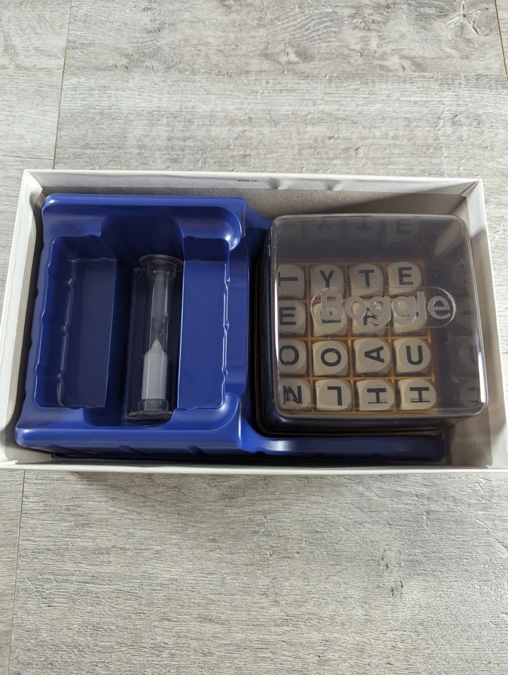 Vintage Boggle Word Game by Parker 1992 - (8yrs+) ~ Complete - image 2 of 4