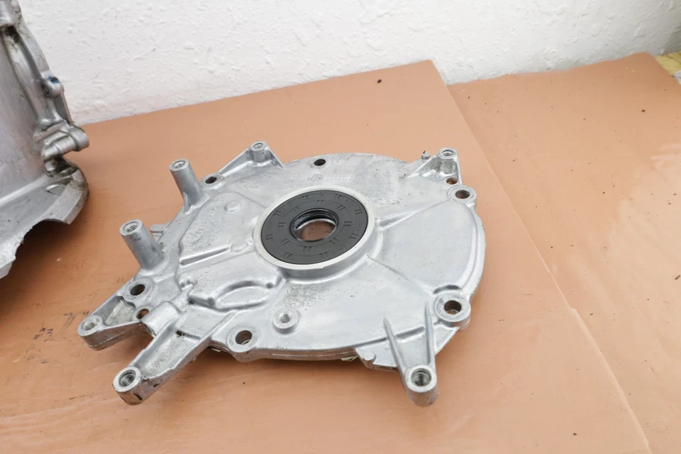 Honda GCV170, HRN216 Lawn Mower OEM Crankcase 19721-Z9L-000ZA, 11300-Z9L-405 - Image 3 of 4