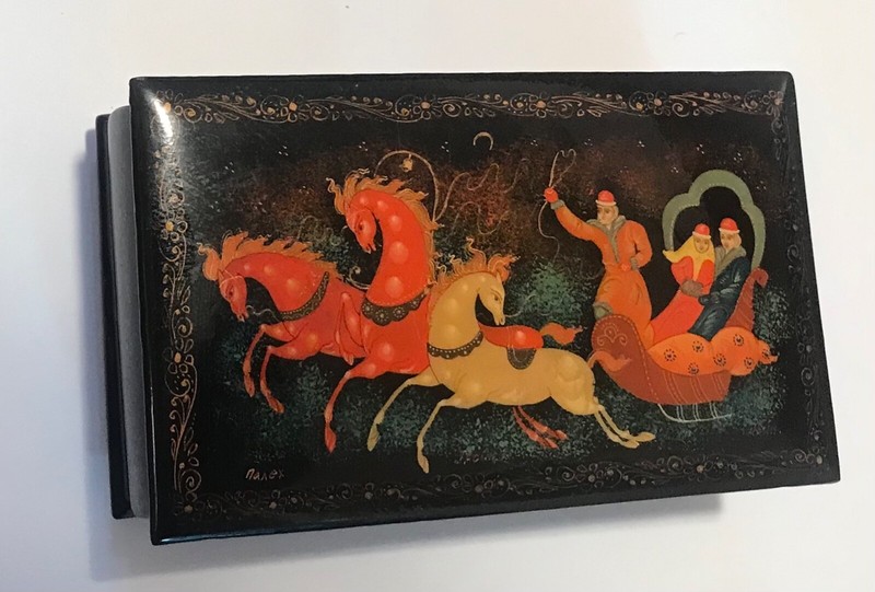 PALEKH MINIATURE RUSSIAN LACQUER BOX TROIKA by LISIN