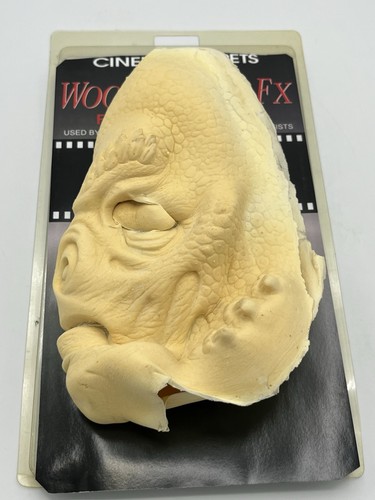 Woochie Pro Fx Cinema Secrets Alien Ambassador Accessory & More Lot of 4 - Picture 5 of 16