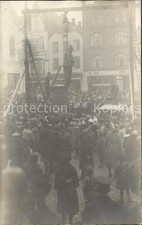 Hamburg City dismantling of the statue Kaiser Wilhelm I onlookers