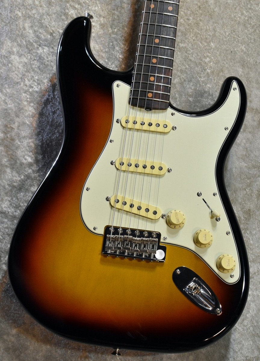 Fender American Vintage II 1961 Stratocaster V2435192 New