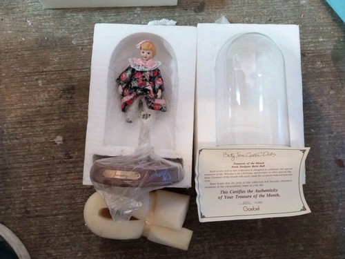 Betty Jane Carter Globe Treasure Of The Month Puppe Januar - Bild 1 von 2