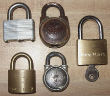 LOT OF 5 VINTAGE PADLOCKS, EAGLE US, 101, MAS...