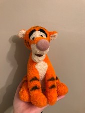 Disney Parks Exclusive Winnie The Pooh's Tigger 9" Bean Bag Plush New retired 