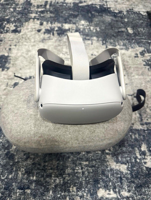 Meta Oculus Quest 2 | 256 GB VR Headset Only + Case