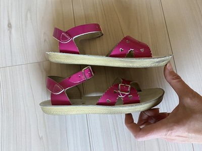 Sun- San Sweet girls hot pink sandals adjustable summer  shoes Size 1