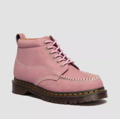 Dr. Martens Lowell Chukka Nubuk Moc Toe Stiefeletten in Pink