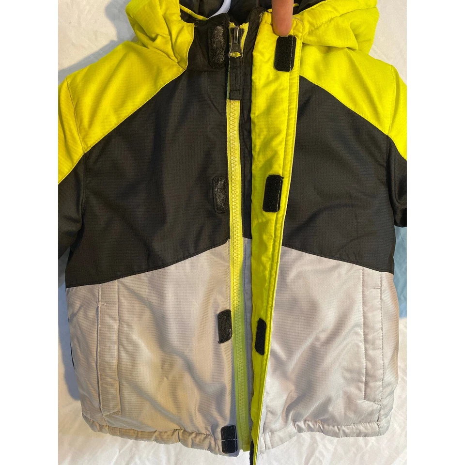 Abrigo de invierno para niño 2 en 1 talla 24mo Healthtex amarillo negro Foto 3 de 4