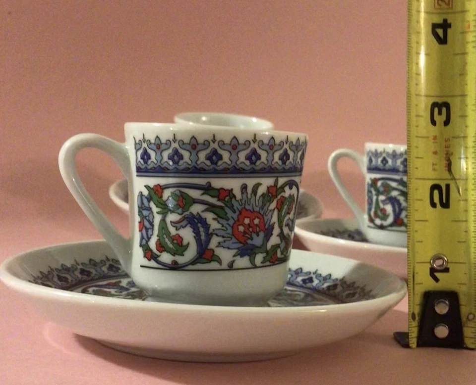Juego de 6 tazas de café turcas con platillos Güral Porselen Foto 3 de 4
