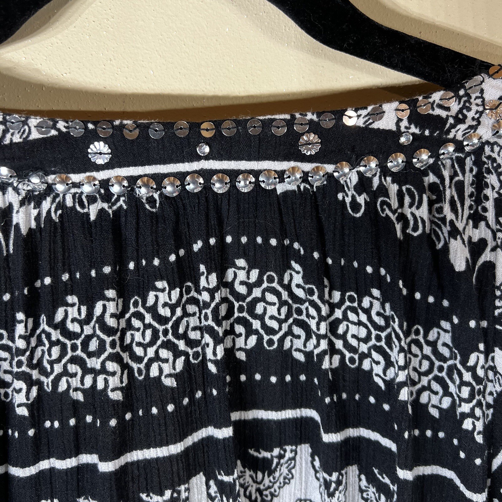 Notations Pullover Top Flutter Sleeve Black Blue … - image 4