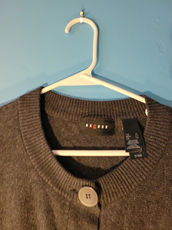 Suéter gris carbón con botones manga camisa Axcess para mujer Foto 4 de 4