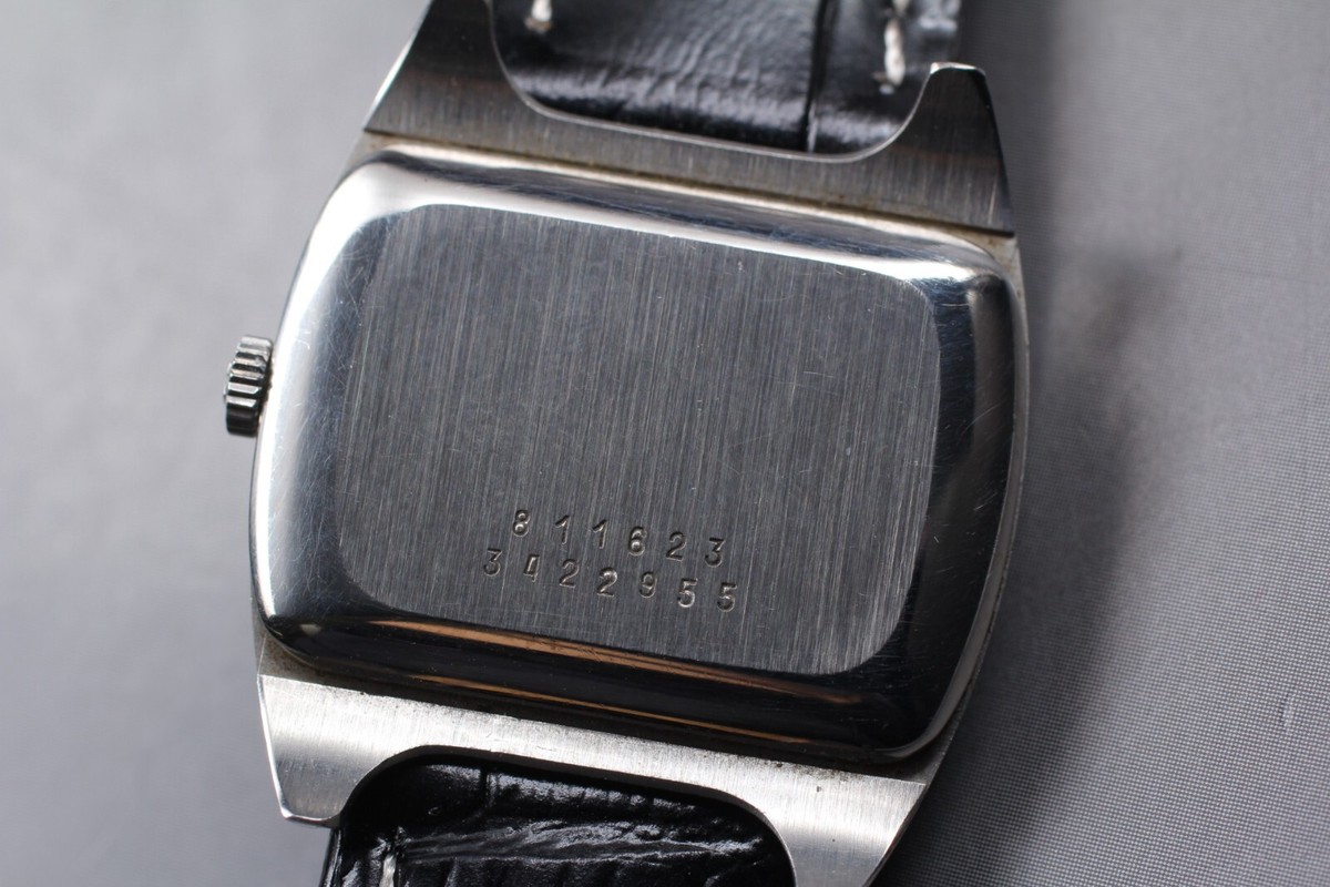 Vintage UNIVERSAL GENEVE 811623 TV Square Hand Winding Vintage UNIVERSAL GENEVE 811623 TV Square Hand Winding