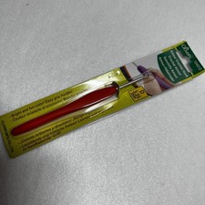 Clover Amour Crochet Hook Size D 3.25mm