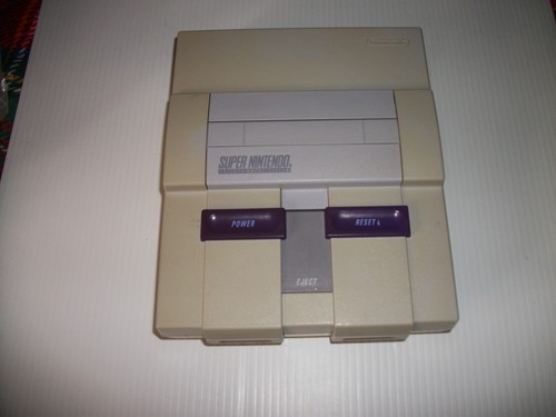 Console vintage Super Nintendo SNES solo sistema di gioco domestico SNS-101 testata