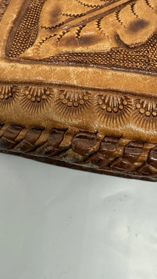 BOLSO DE MANO DE CUERO MARRÓN VINTAGE HECHO A MANO Diseño Floral en Relieve/Latón HW Foto 3 de 4