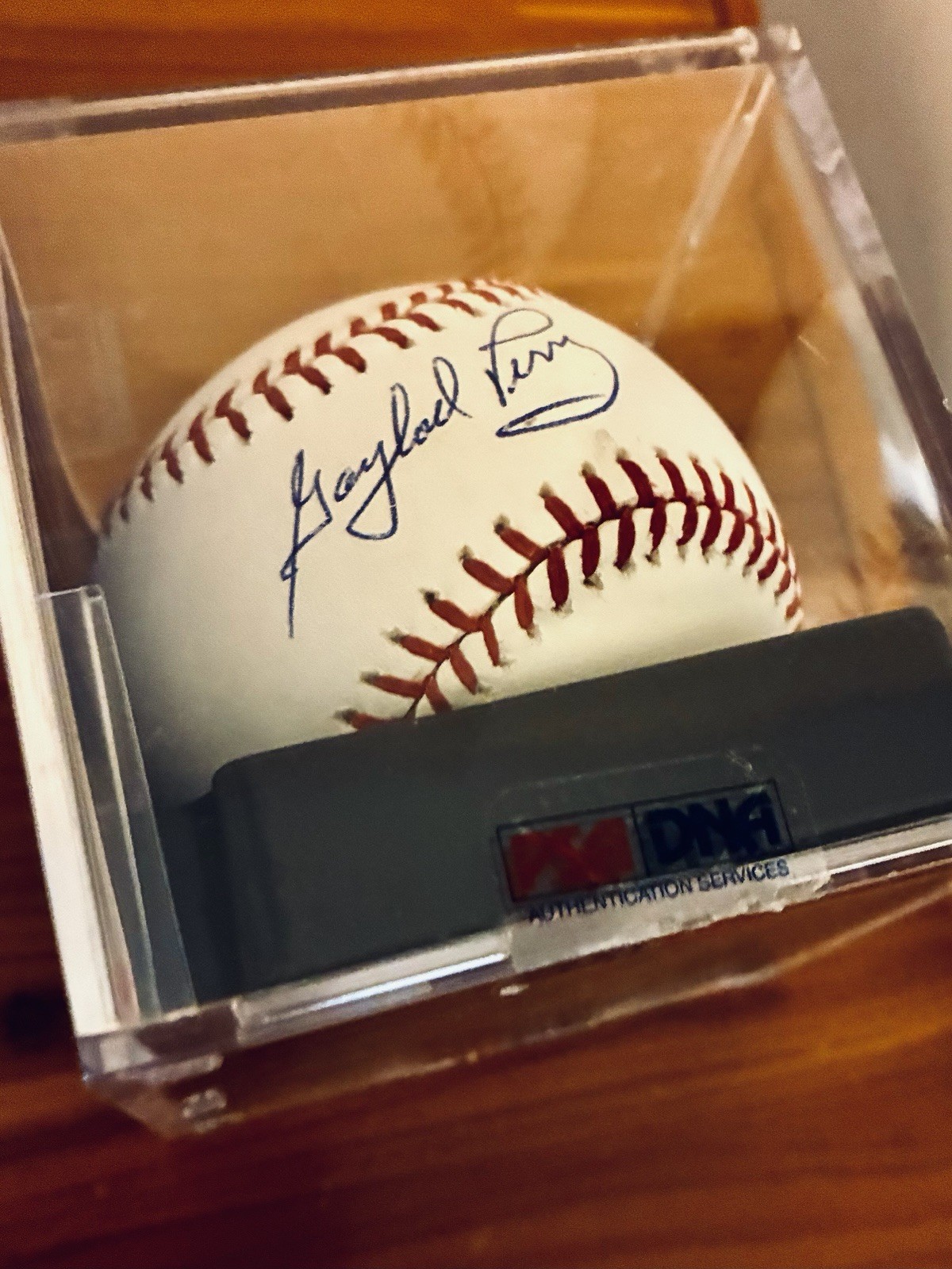 Gaylord Perry Signed Baseball Autograph National League PSA/DNA w/ Ball Cube view 2