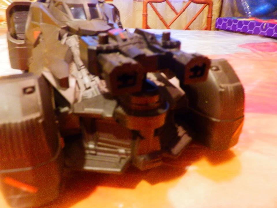 2015 Jada Batman vs Superman Batmobile DC Comics plastic 1:24 - Image 2 of 4