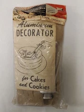 vintage Mirro aluminum Cake Decorator Set T-911A, NOS , has 4 tips, Made in USA