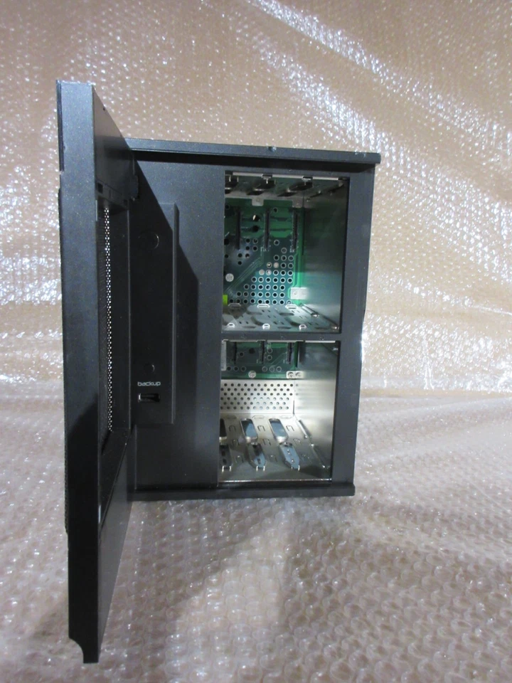 NETGEAR ReadyNAS 6-Bay 3.5" Drives | RNDP6000 W/Power Supply (NO HDD) - Image 4 of 4
