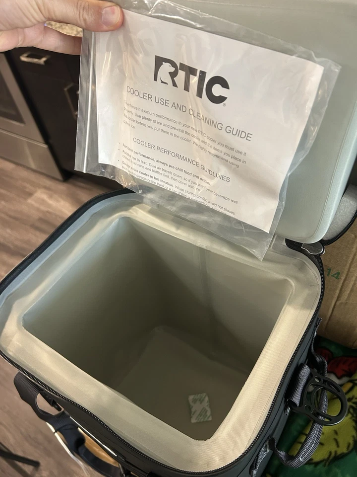 Refrigerador Mochila Portátil Aislado RTIC Capacidad 24 Latas, Impermeable,  Foto 2 de 3