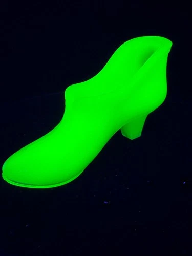 Vintage Fenton Custard Uranium Glass Slipper Figurine