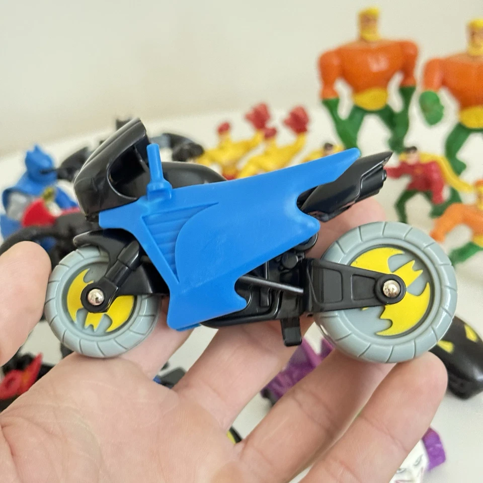 Lote de 35 figuras de acción de DC Comics - Batman, Joker, Robin, Aquaman años 00-10 Foto 3 de 4