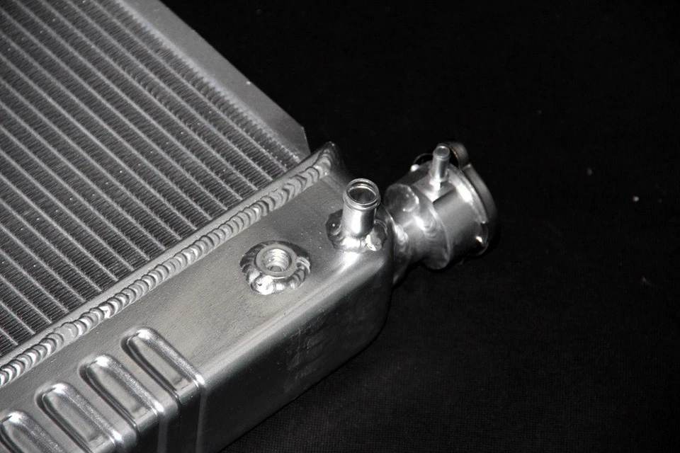 Radiador de aluminio KKS 3 FILAS 34"W APTO PARA GMC YUKON C1500 K1500 SUBURBAN 1994-99 5,7 L Foto 3 de 4