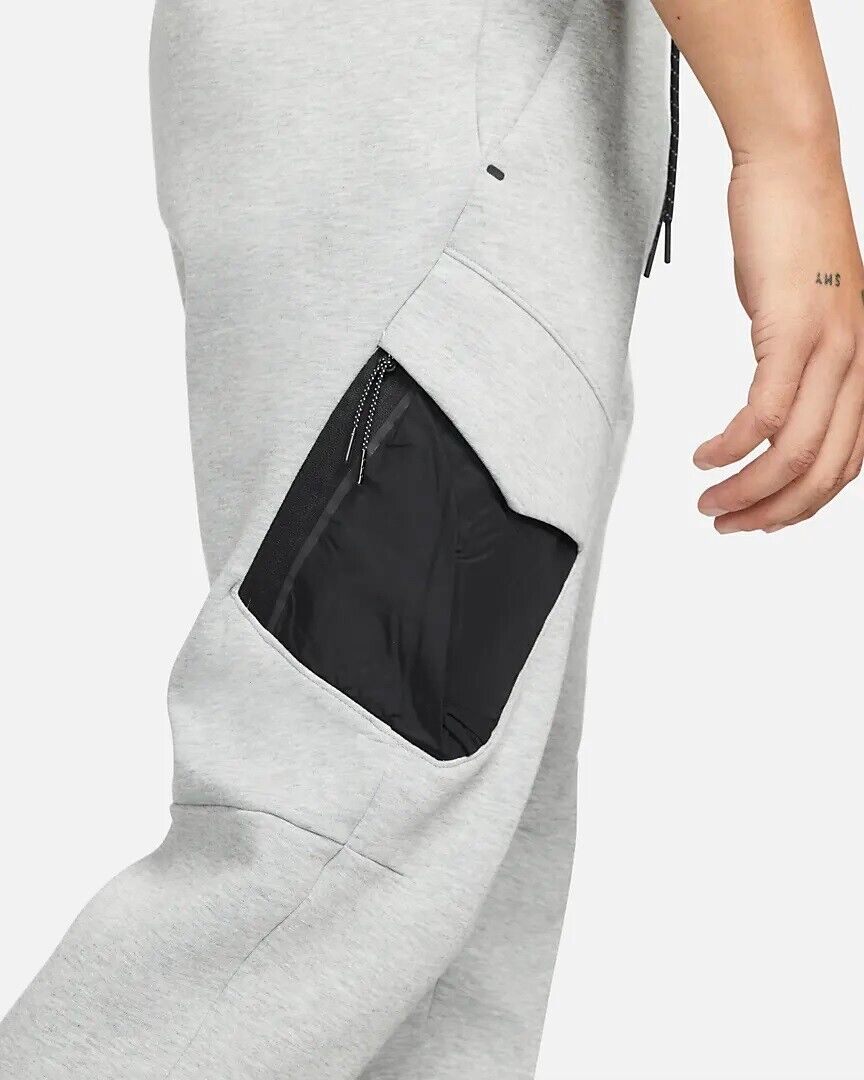 Nike Tech Fleece Men's Utility Pants Size Large DM6453-063 Nike Tech Fleece Men's Utility Pants Size Large DM6453-063