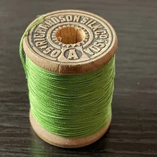 VTG Richardson Silk Co. Thread Wooden Spool Green 221