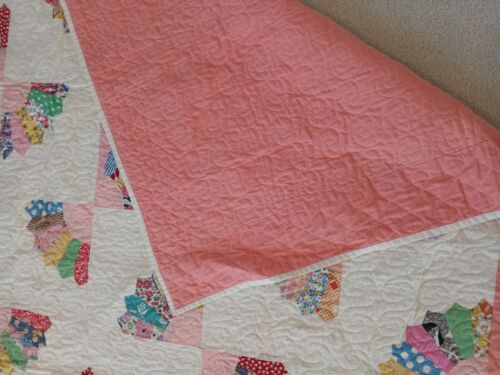 Vintage Handmade Quilt, Fan Pattern - 74" x 96" - machine quilted - Picture 18 of 24