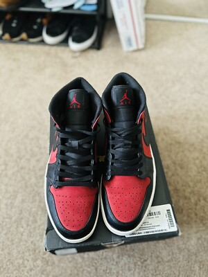 Size 12 - Jordan 1 Mid Banned 2018 | eBay display picture 3