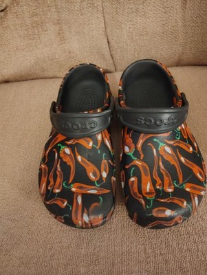Crocs Classic Clog Chili Pepper Print Black/Orange Slip Resistant M4/W6
