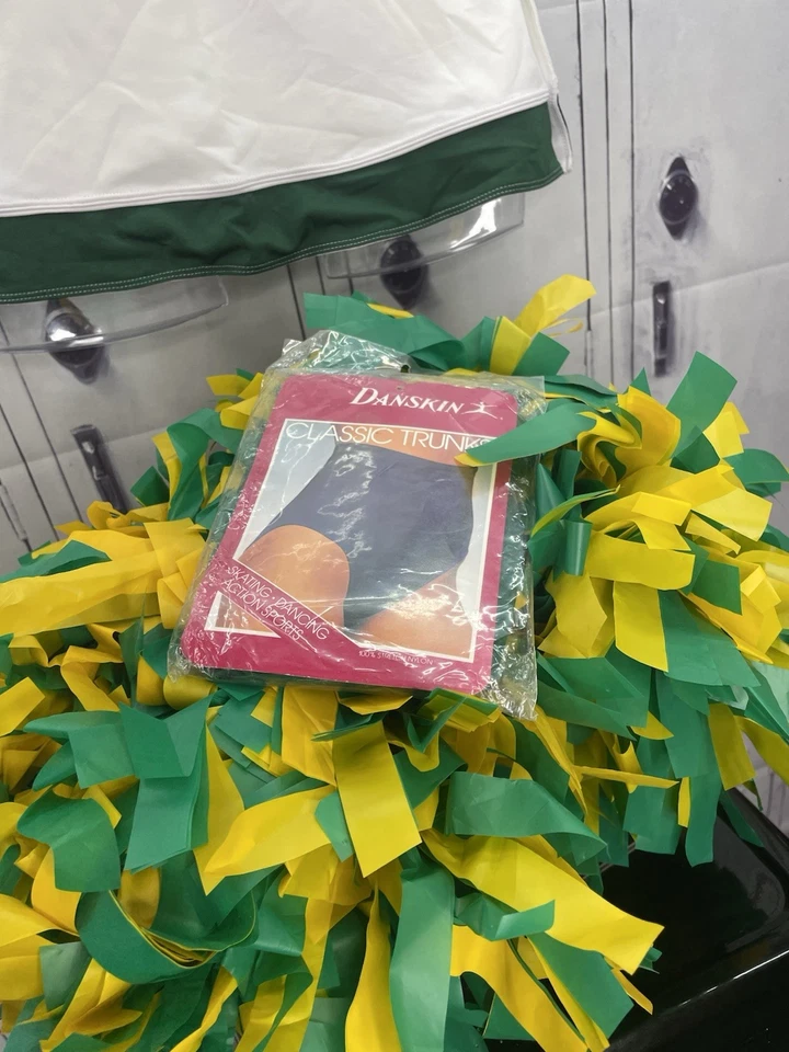 Cheerleading Uniform College Oregon Ducks  Adult Med - Image 2 of 4