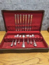 Oneida Ltd. 39 Pieces WM. A. Rogers A1 Plus Silver Plate Flatware Set with Case