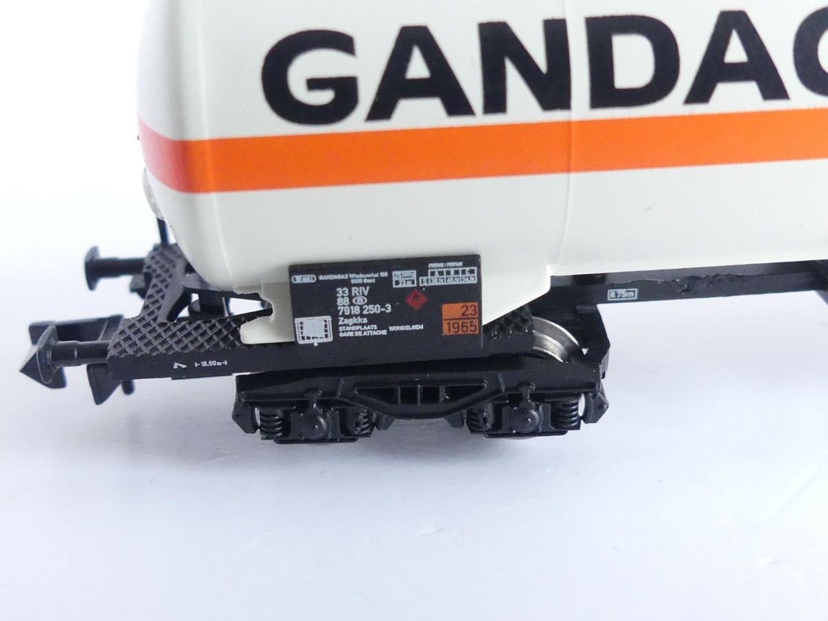 Arnold HN6476 Lot de 2 wagons-citernes à gaz BASF de la DB - Jeux - Jouets