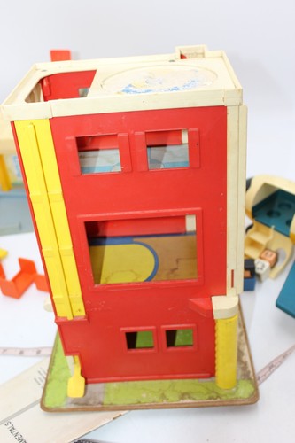 Vintage 1973 Playskool Rescue Center Gas Station Airplane People Furniture Toys - Picture 13 of 21