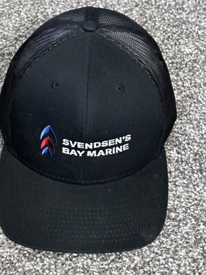 COOL CAP SVENDSEN S BAY MARINE IN VERY GOOD CONDITION 