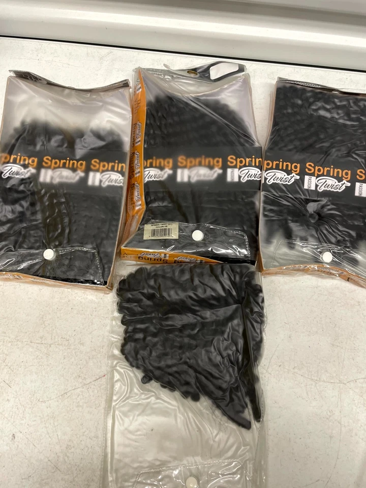 Paquete de extensión de cabello - Outre Velvet Remi, Spring Twist, pegamento, accesorios Foto 3 de 4