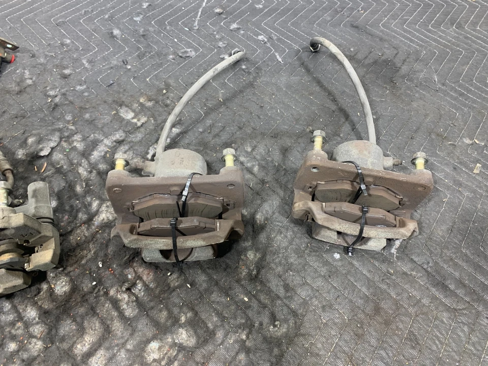 Juego de pinzas de freno delanteras traseras Mazda Miata Mx5 1994-2002 OEM no deportivas na nb 1,8 Foto 3 de 4