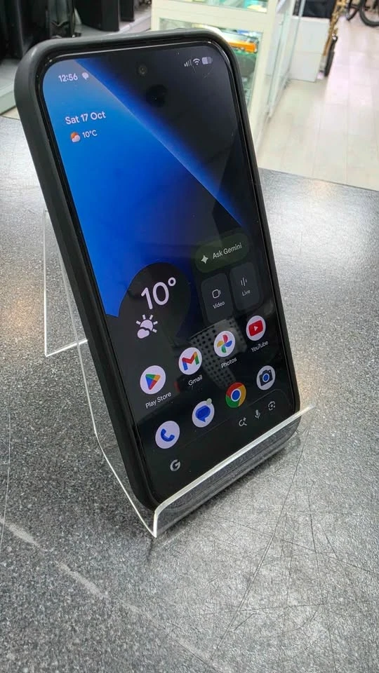 Google Pixel 10a · 256GB, photo 2 of 5