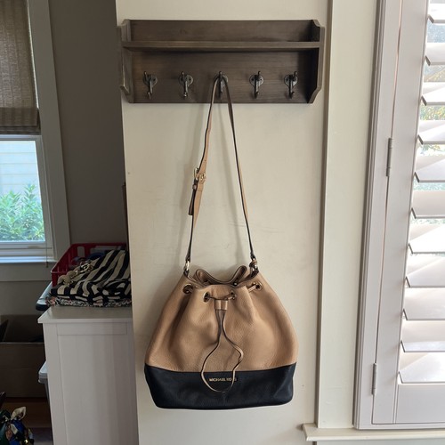 Michael Kors Jules Two Tone Pebble Leather Bucket Bag Braun Schwarz - Bild 1 von 8