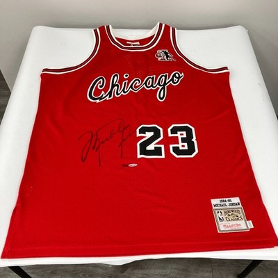 Michael Jordan Signed 1984-85 Rookie Chicago Bulls Jersey UDA PSA