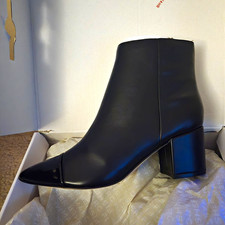 Marc Fisher JELANIE2 Women  s Black Leather Ankle Boots Side Zip Cap Toe 5M