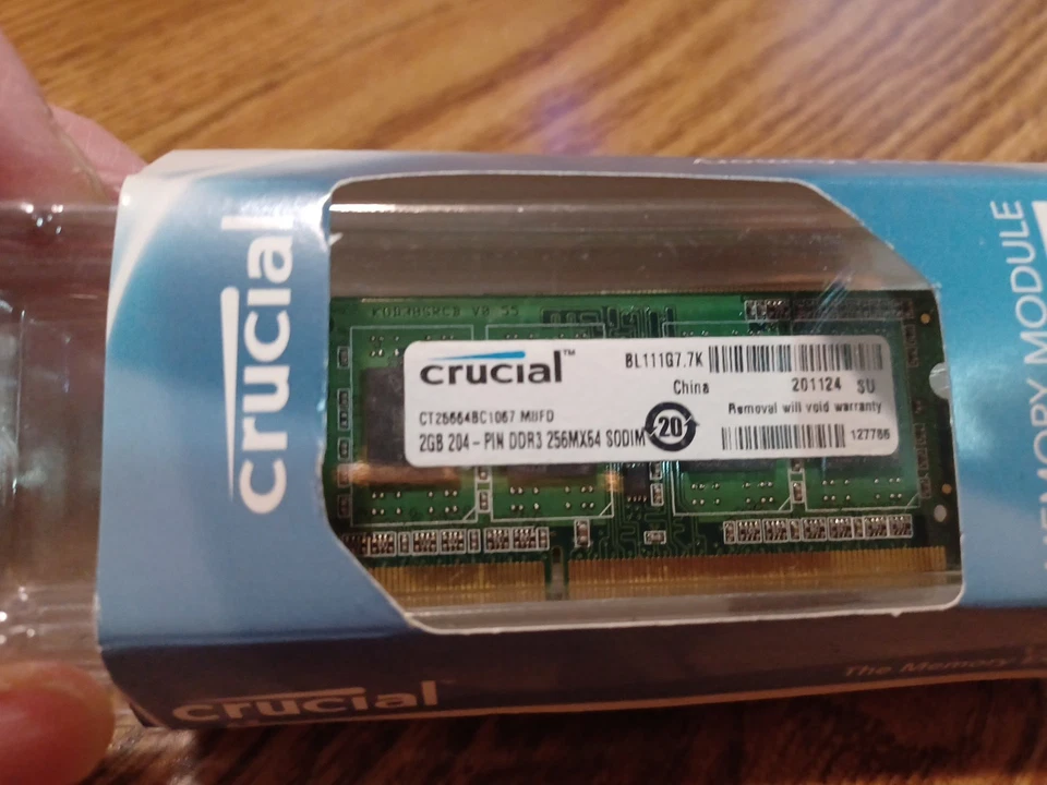 Crucial 2GB 204-PIN SODIMM 256MX64 DDR3 CT25664BC1067 4GB (2 x 2GB) Memory - Image 2 of 3