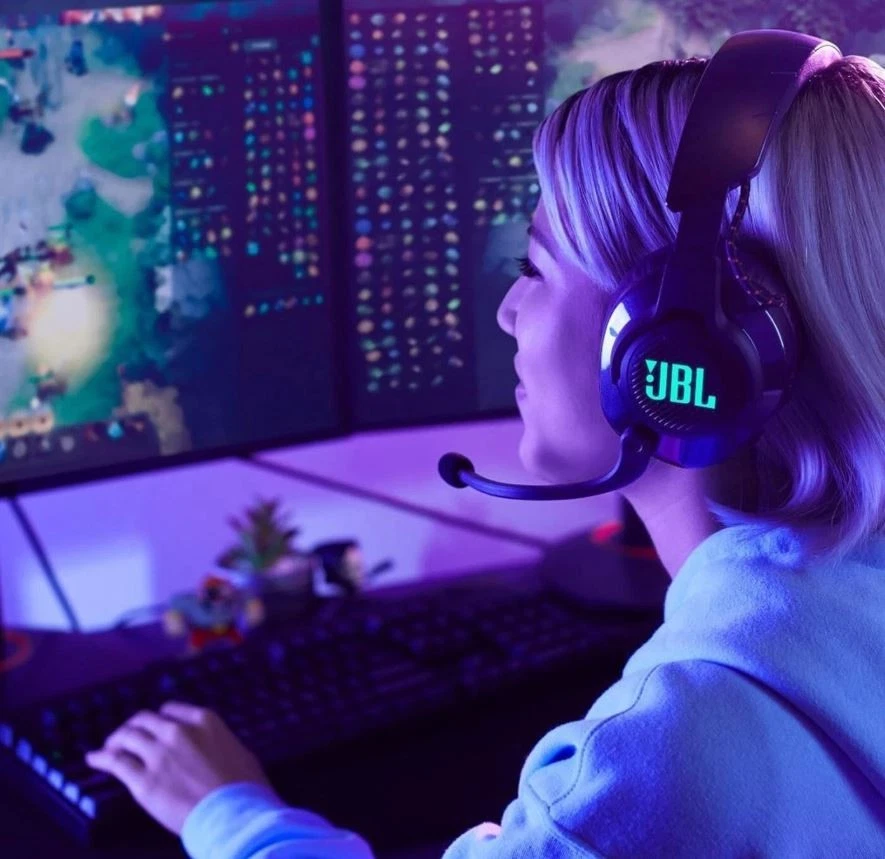 JBL Quantum 610 Wireless Over-Ear Gaming Headset Schwarz 40 h Akku - Bild 2 von 3