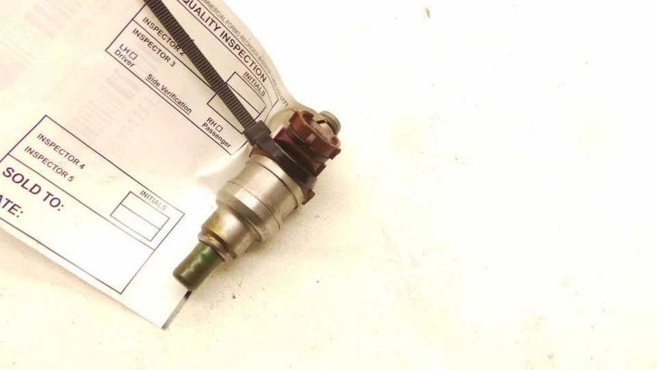 INYECTOR DE COMBUSTIBLE TOYOTA PICKUP DELUXE 89-95 3,0 L  Foto 2 de 4