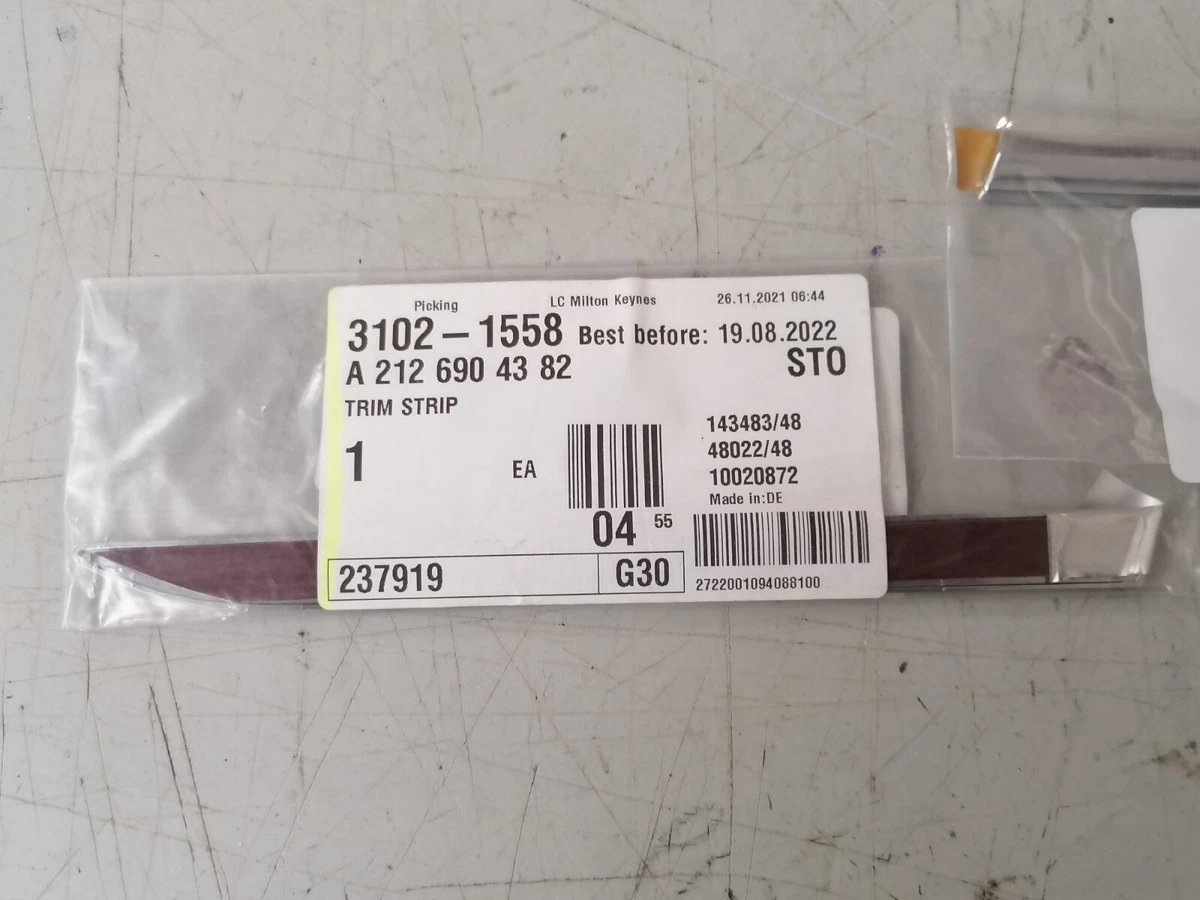 BRAND NEW Mercedes-Benz E-Class W212 Front WING Moulding 